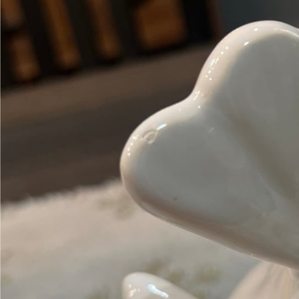 Elegant White Ceramic Bird Figurine - Picture 5 of 12